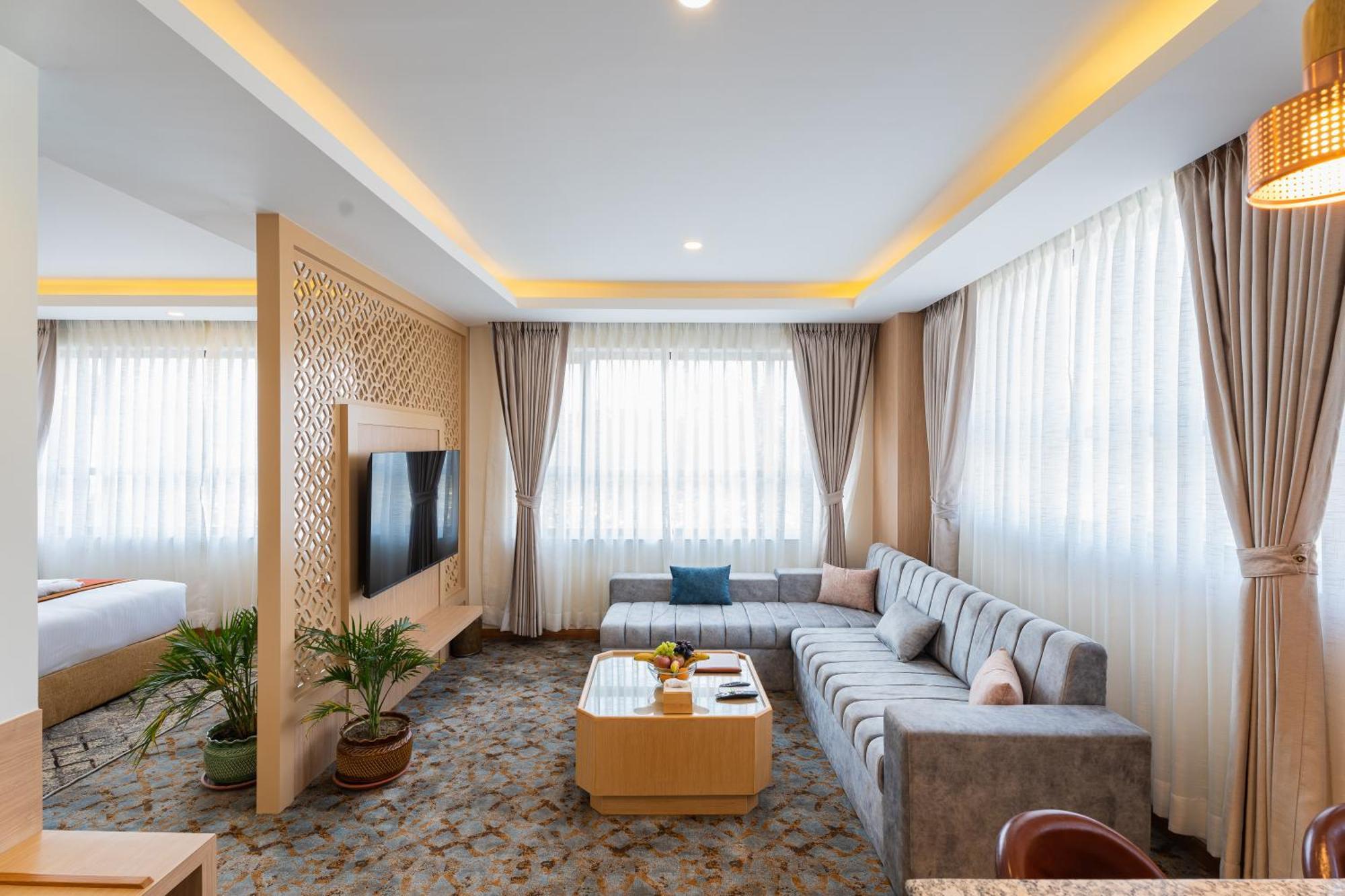 Hotel Crystal Pashupati Kathmandu Bagian luar foto