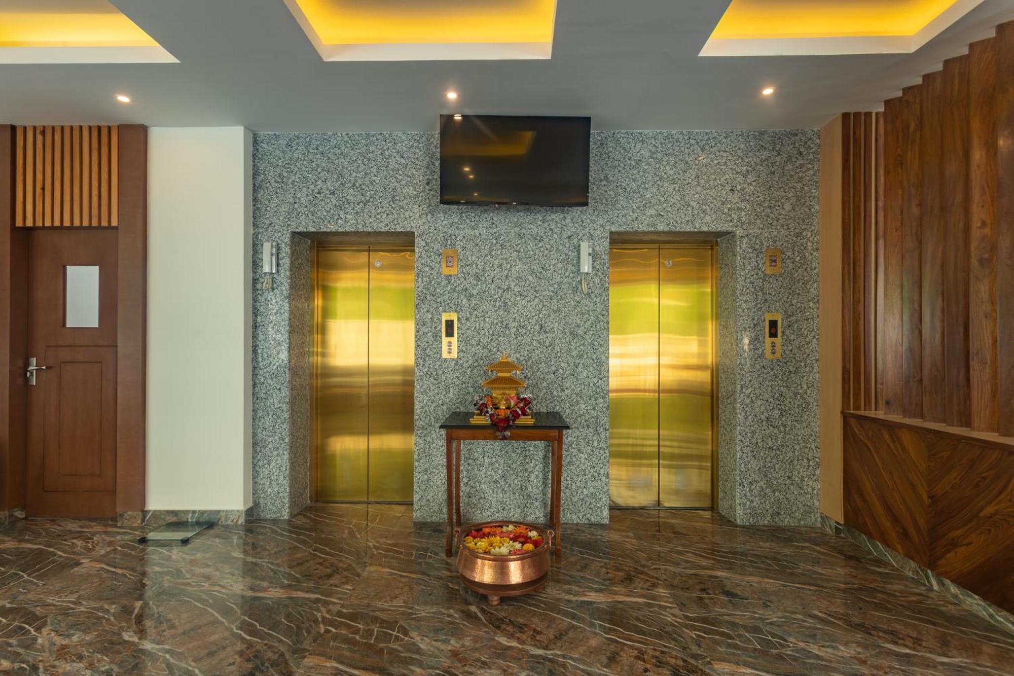 Hotel Crystal Pashupati Kathmandu Bagian luar foto
