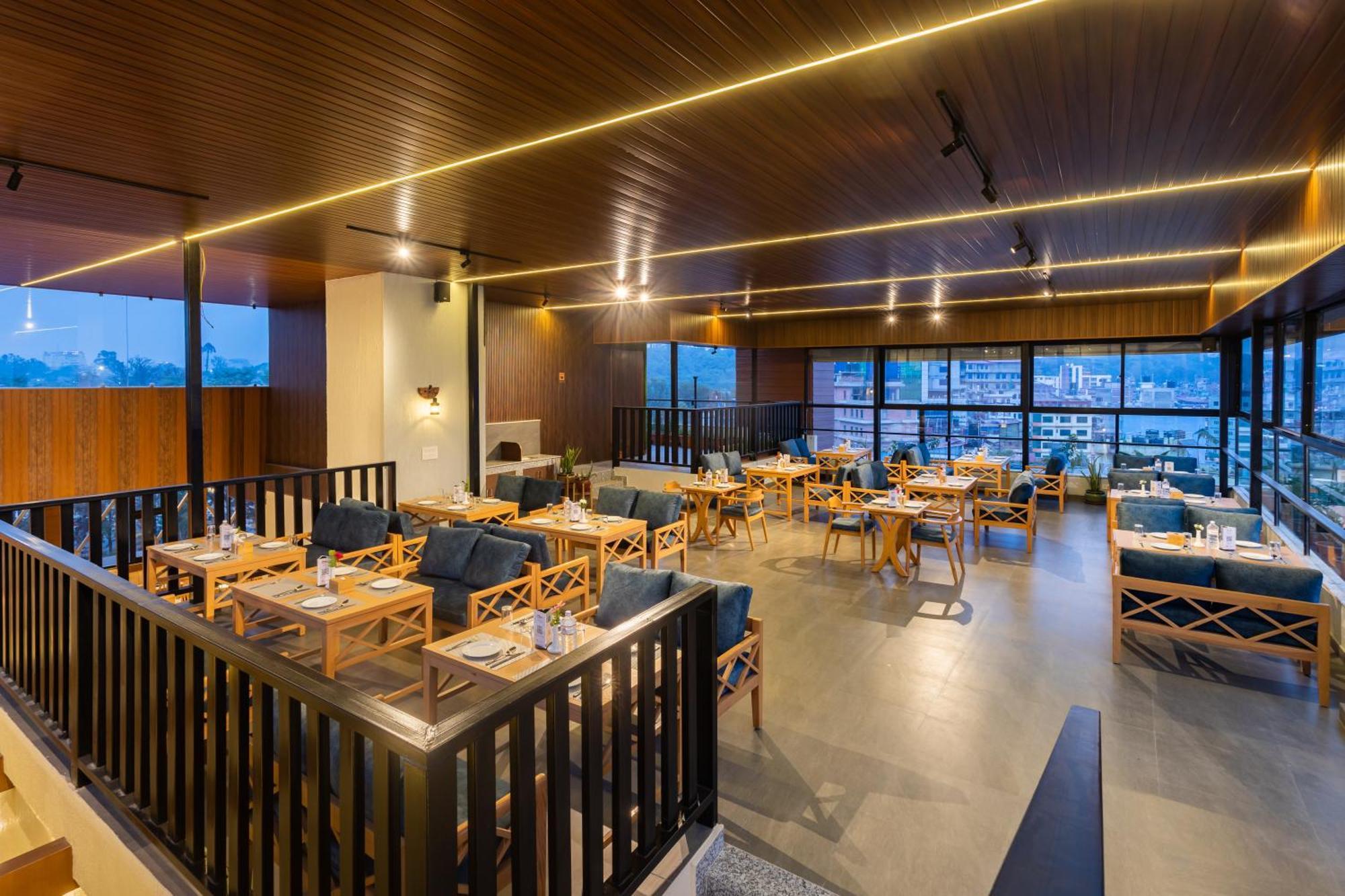 Hotel Crystal Pashupati Kathmandu Bagian luar foto