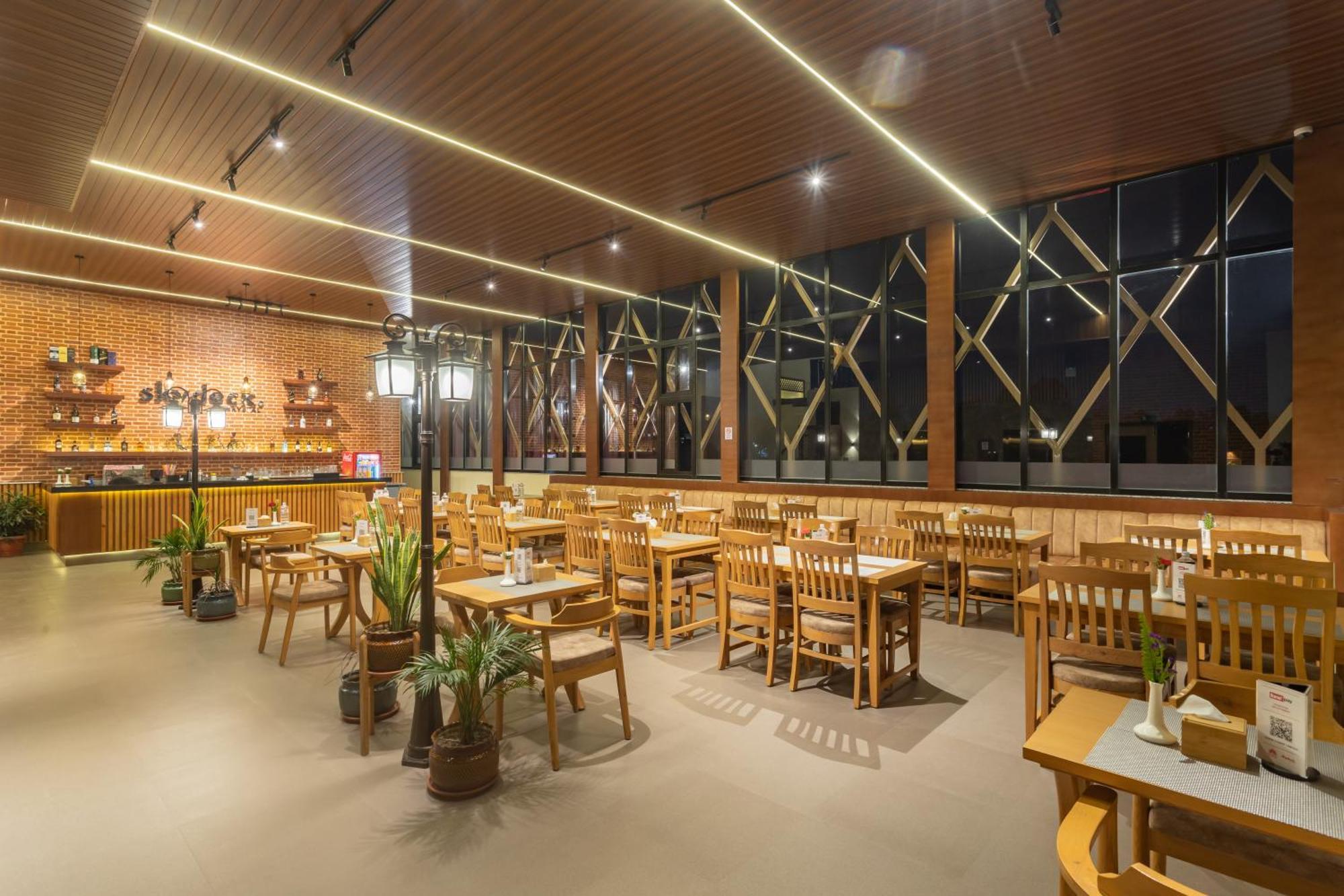 Hotel Crystal Pashupati Kathmandu Bagian luar foto