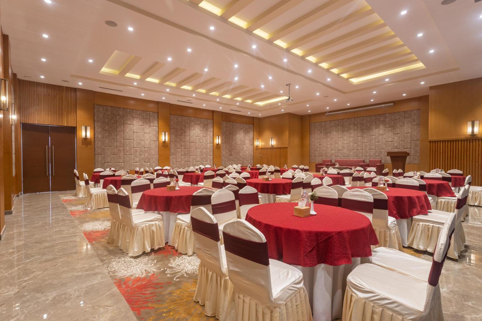 Hotel Crystal Pashupati Kathmandu Bagian luar foto