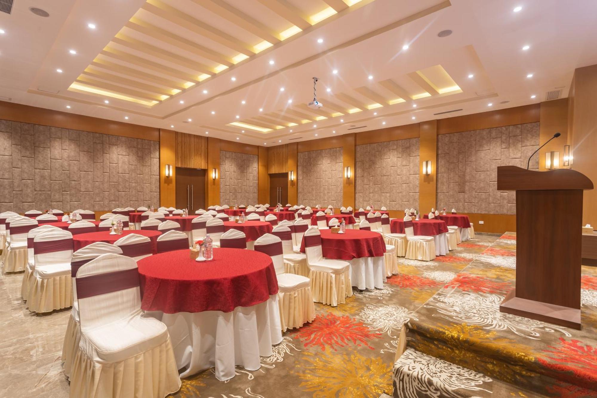 Hotel Crystal Pashupati Kathmandu Bagian luar foto