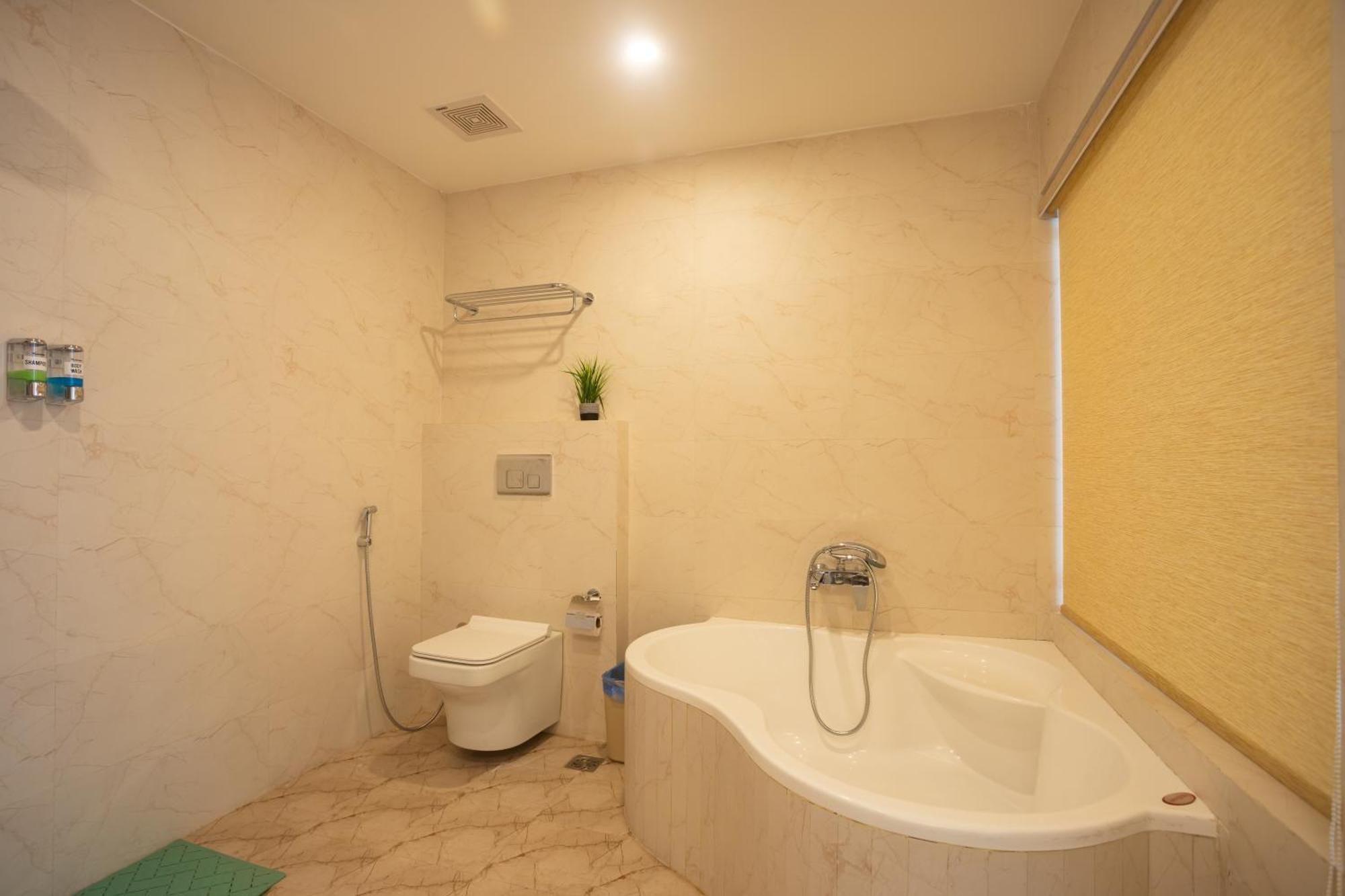 Hotel Crystal Pashupati Kathmandu Bagian luar foto