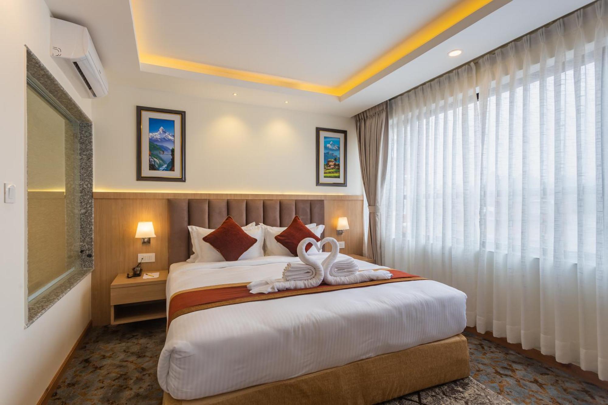 Hotel Crystal Pashupati Kathmandu Bagian luar foto