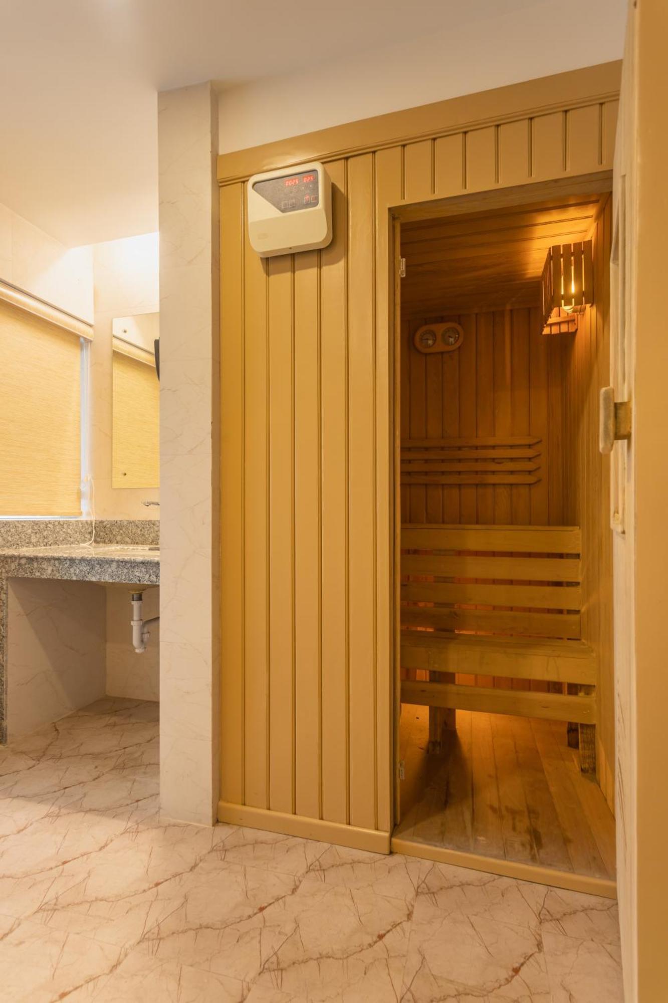 Hotel Crystal Pashupati Kathmandu Bagian luar foto