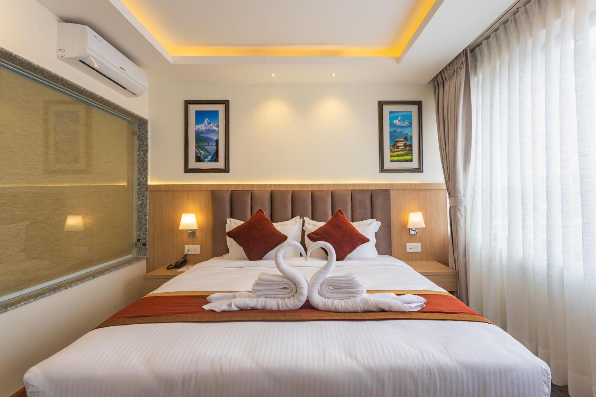 Hotel Crystal Pashupati Kathmandu Bagian luar foto
