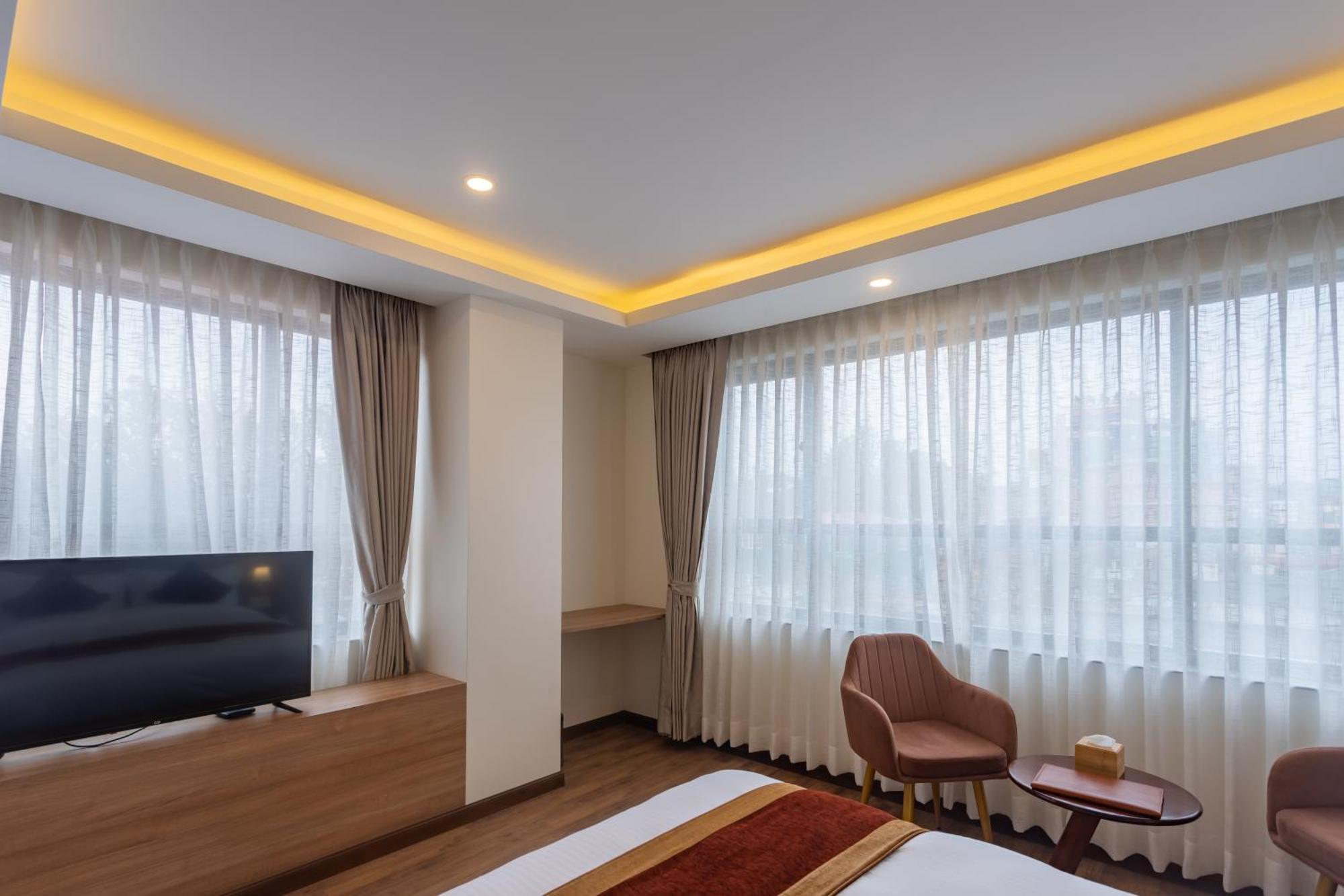 Hotel Crystal Pashupati Kathmandu Bagian luar foto