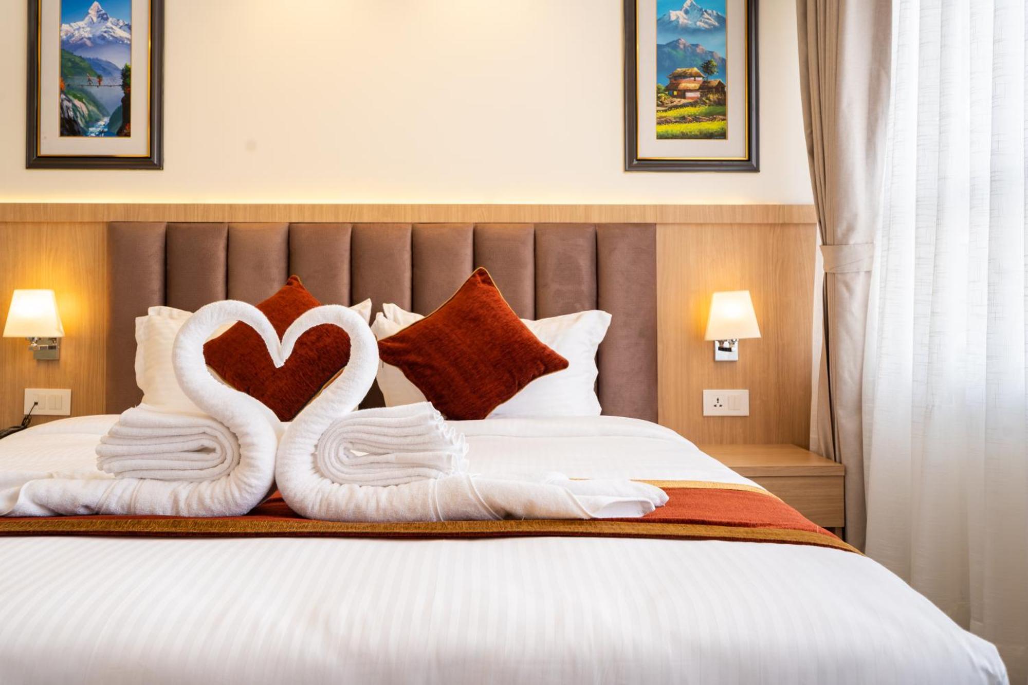 Hotel Crystal Pashupati Kathmandu Bagian luar foto