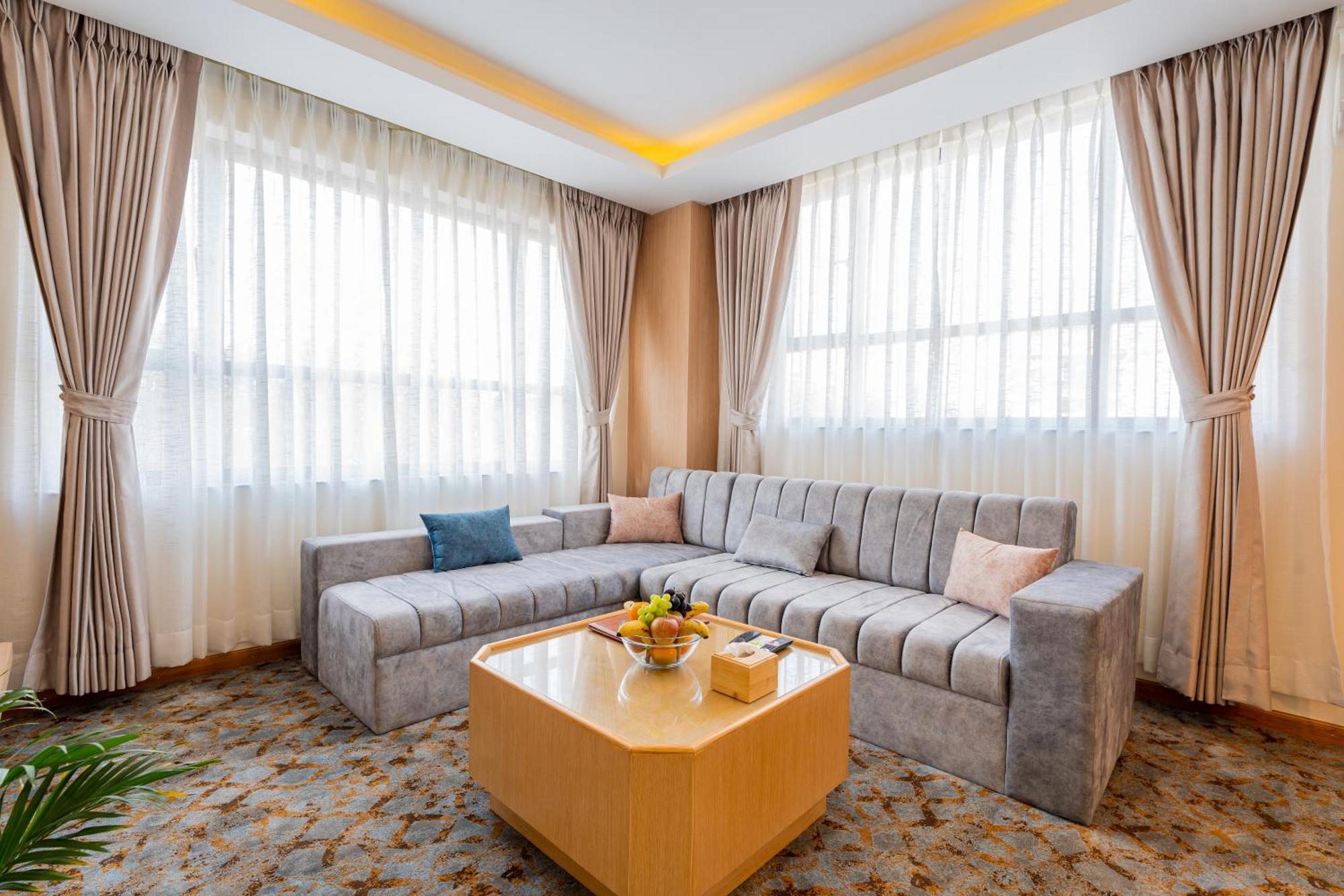 Hotel Crystal Pashupati Kathmandu Bagian luar foto