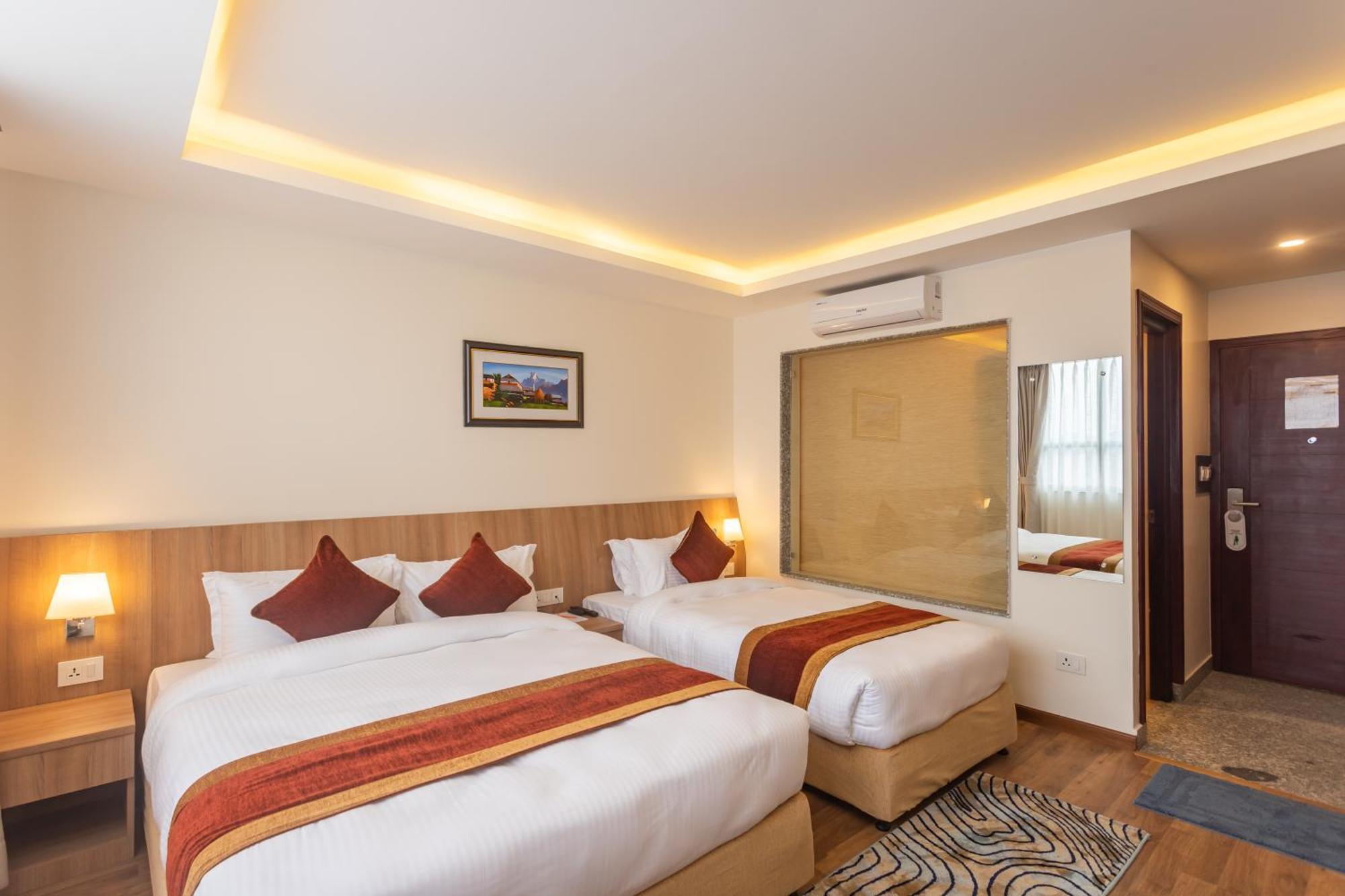 Hotel Crystal Pashupati Kathmandu Bagian luar foto